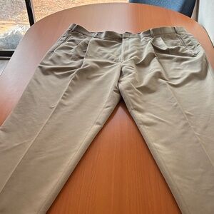 Roundtree & Yorke Men’s Khaki Pants 48x32 Microfiber Polyester